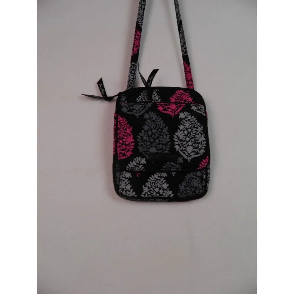 Vera Bradley Quilted Black/Gray/Pink Small Crossbody Purse Adjustable Strap‎ Zip